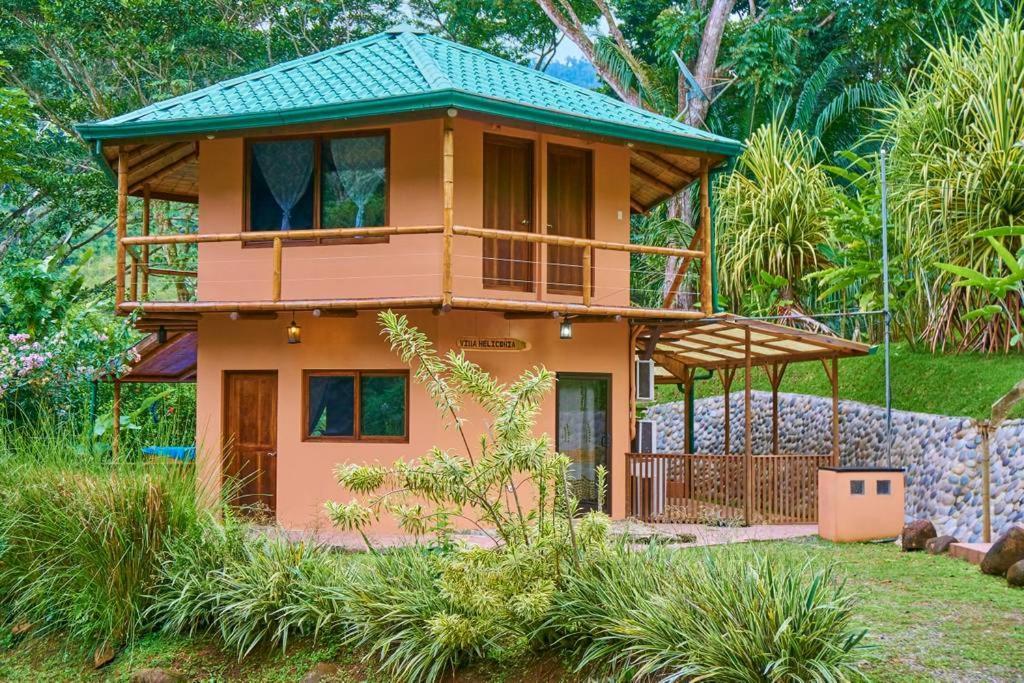 ウビタ Manoas Bed & Breakfast エクステリア 写真