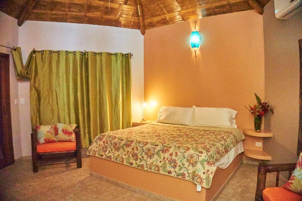 ウビタ Manoas Bed & Breakfast エクステリア 写真